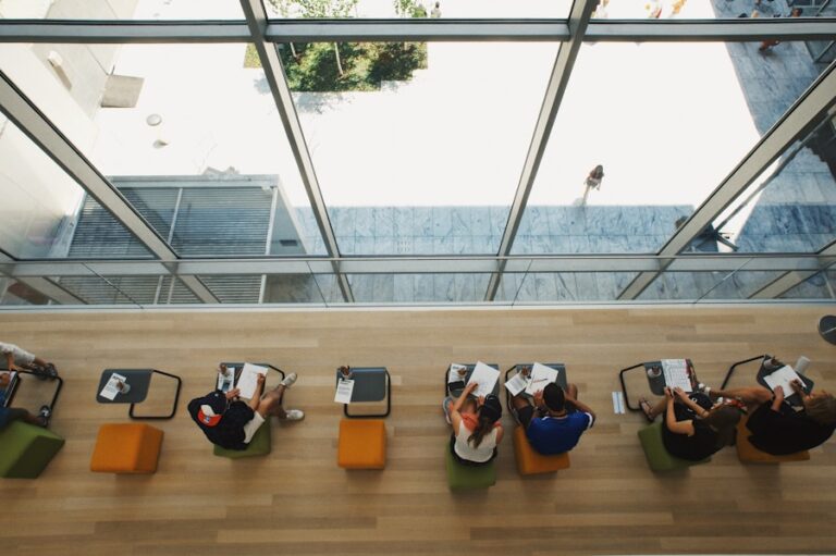 Ce trebuie să știi despre importanța unui mediu de lucru sănătos