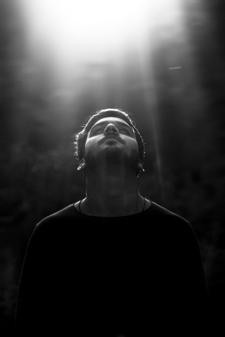 Cum să îți îmbunătățești starea de spirit prin muzică pozitivă