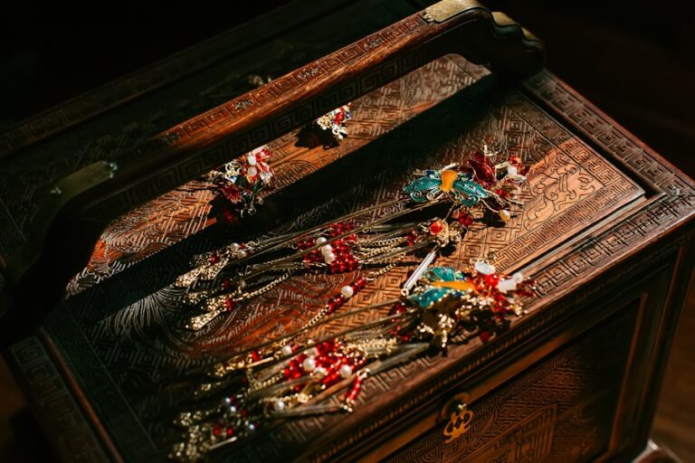 Ce înseamnă când visezi să găsești o comoară ascunsă