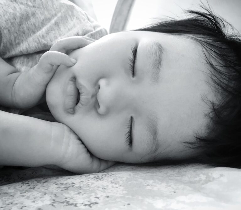 Visele despre copii: ce înseamnă când visezi un copil sau un bebeluș