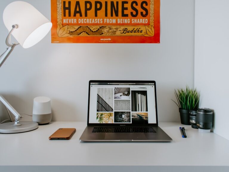 Cum să îți creezi o atmosferă pozitivă acasă și la birou