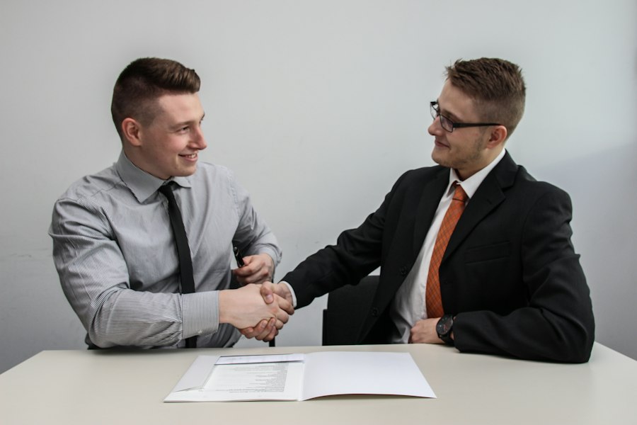 Photo negotiating salary